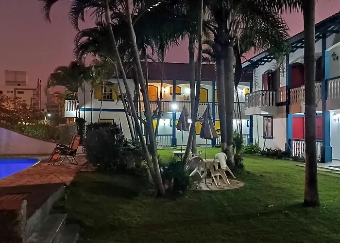 Condominio Colonial Apartamentos 150M Da Praia Bombinhas